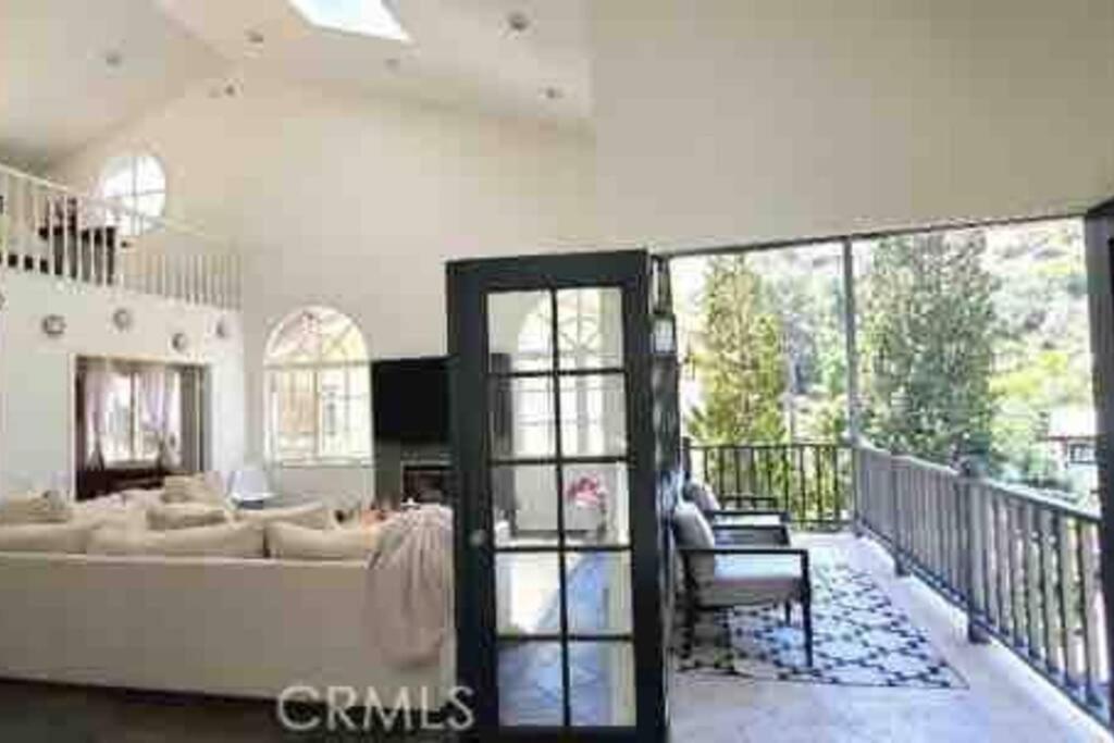 Stunning Mediterranean Mansion In Laurel Canyon Los Angeles Exterior foto
